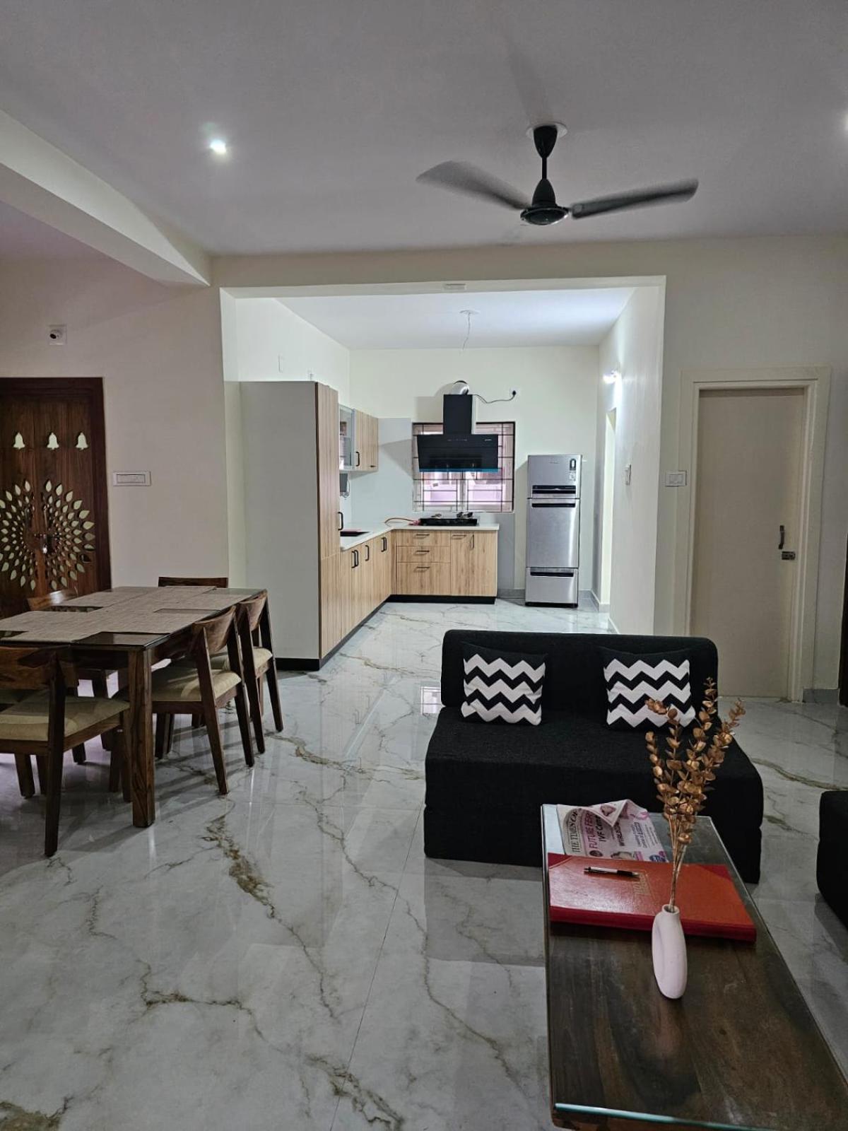 The Nest Bed and Breakfast Μπουμπάνεσβαρ Εξωτερικό φωτογραφία