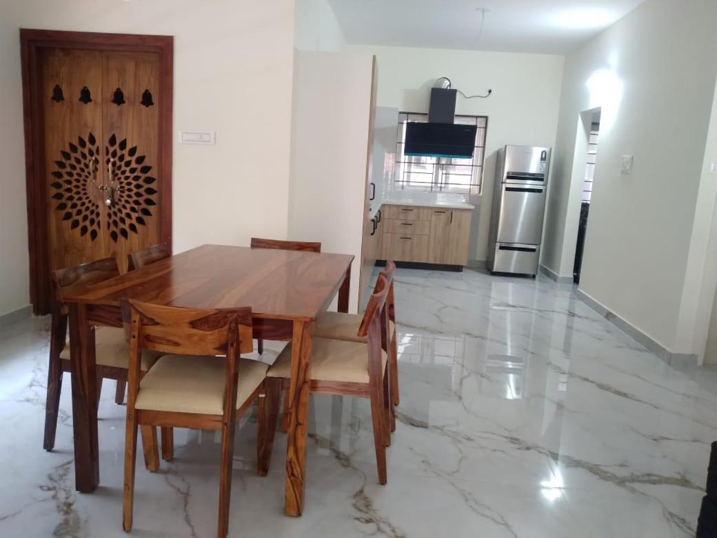 The Nest Bed and Breakfast Μπουμπάνεσβαρ Εξωτερικό φωτογραφία