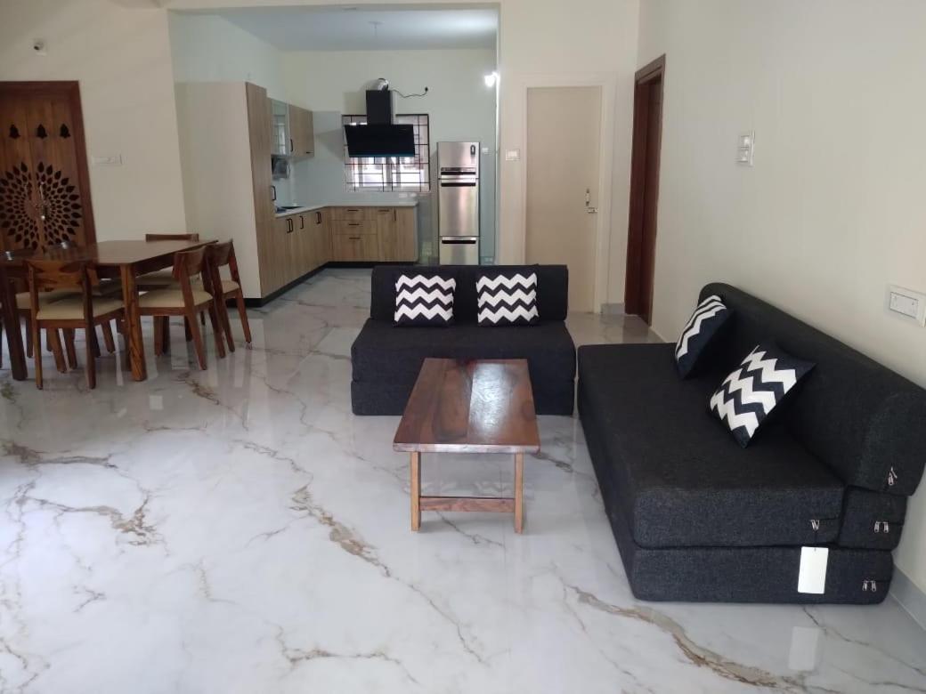 The Nest Bed and Breakfast Μπουμπάνεσβαρ Εξωτερικό φωτογραφία